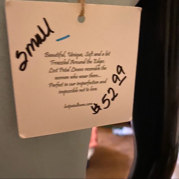 Lost Petals Linen artsy, BoHo top! - Picture 8 of 10